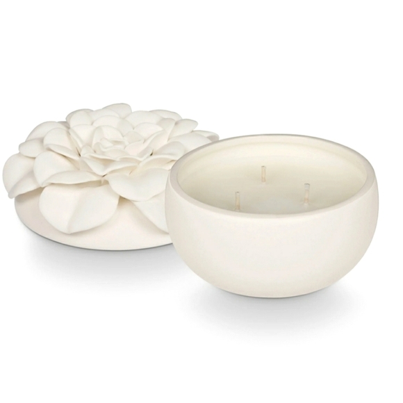 ❤️BUY 2 GET 1 FREE  Citrus Crush Ceramic Flower Candle, Vegan, Plant base - Picture 3 of 5